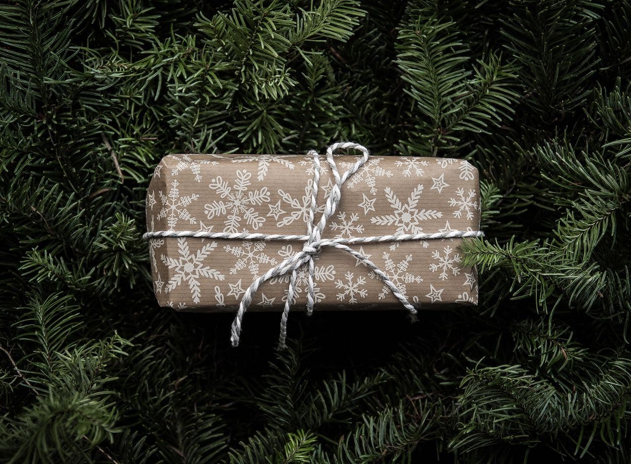 The Holiday AEDIT 2020: 13 Grooming & Wellness Gifts For Him