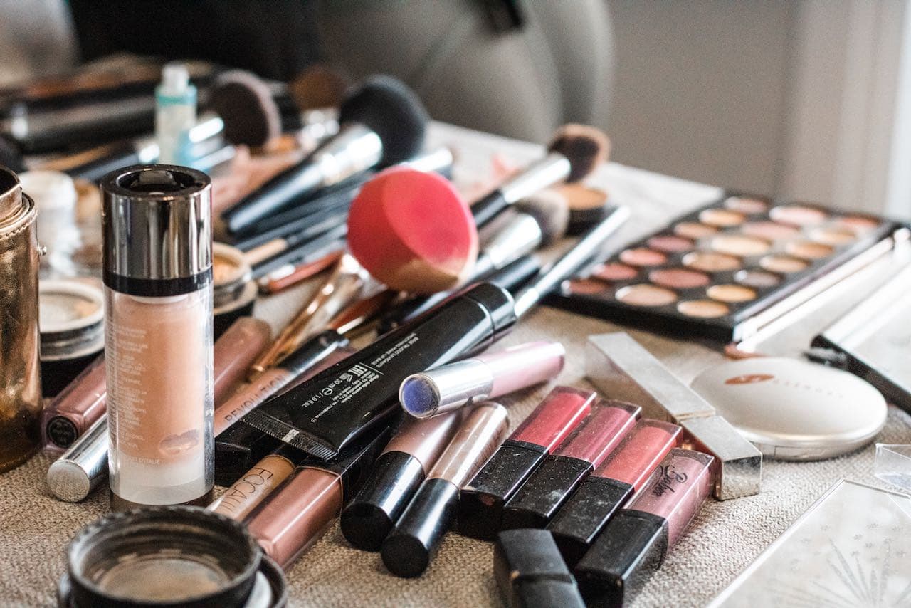 Face-Lifting Makeup Tips To Create A Naturally Sculpted Look