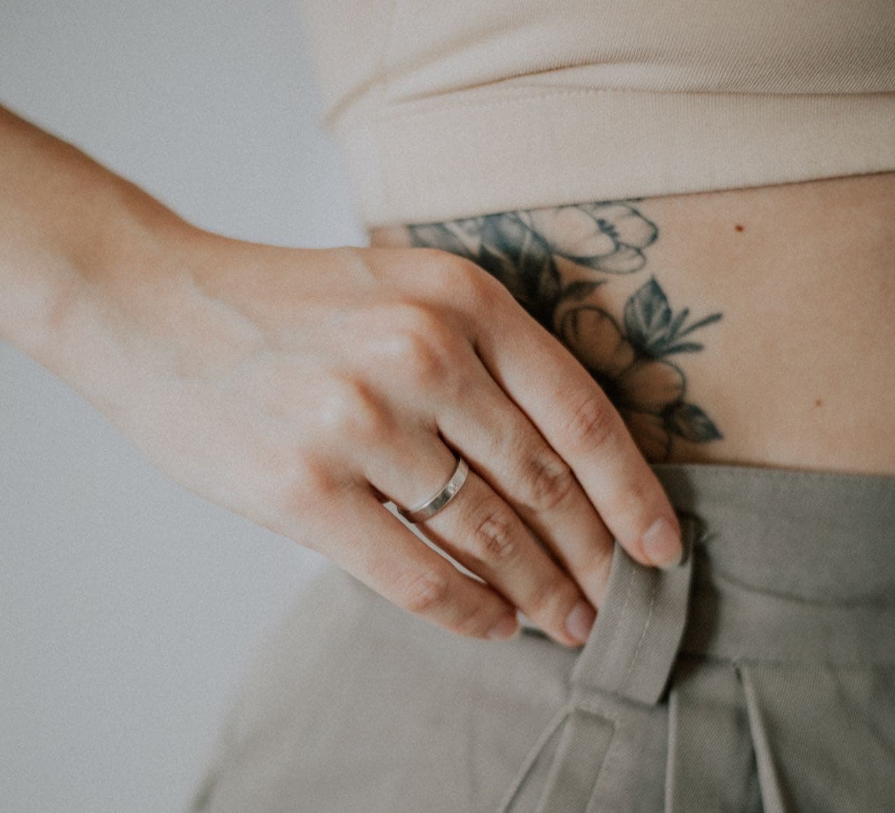 How To Cover Up A Tattoo With Makeup