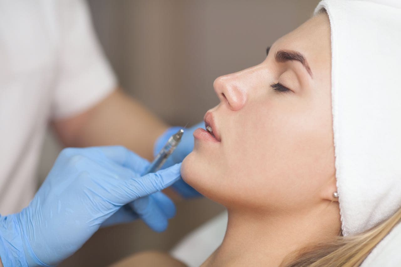 What You Need To Know About The COVID-19 Vaccine And Dermal Filler Swelling