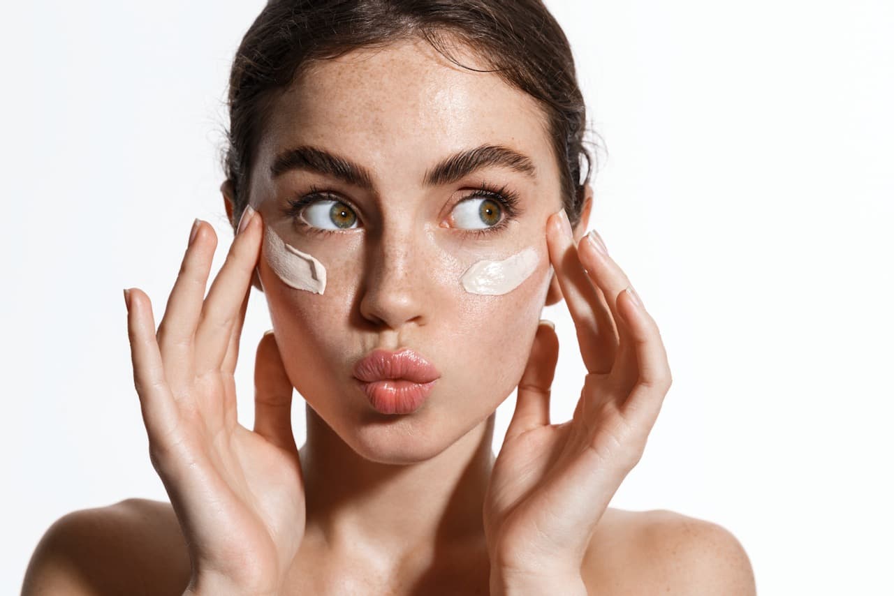 2024’s Hottest Wellness Gifts (and How to Gift Them Tactfully)