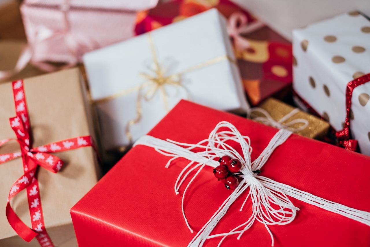The Holiday AEDIT 2020: 15 Beauty & Wellness Gifts For Her