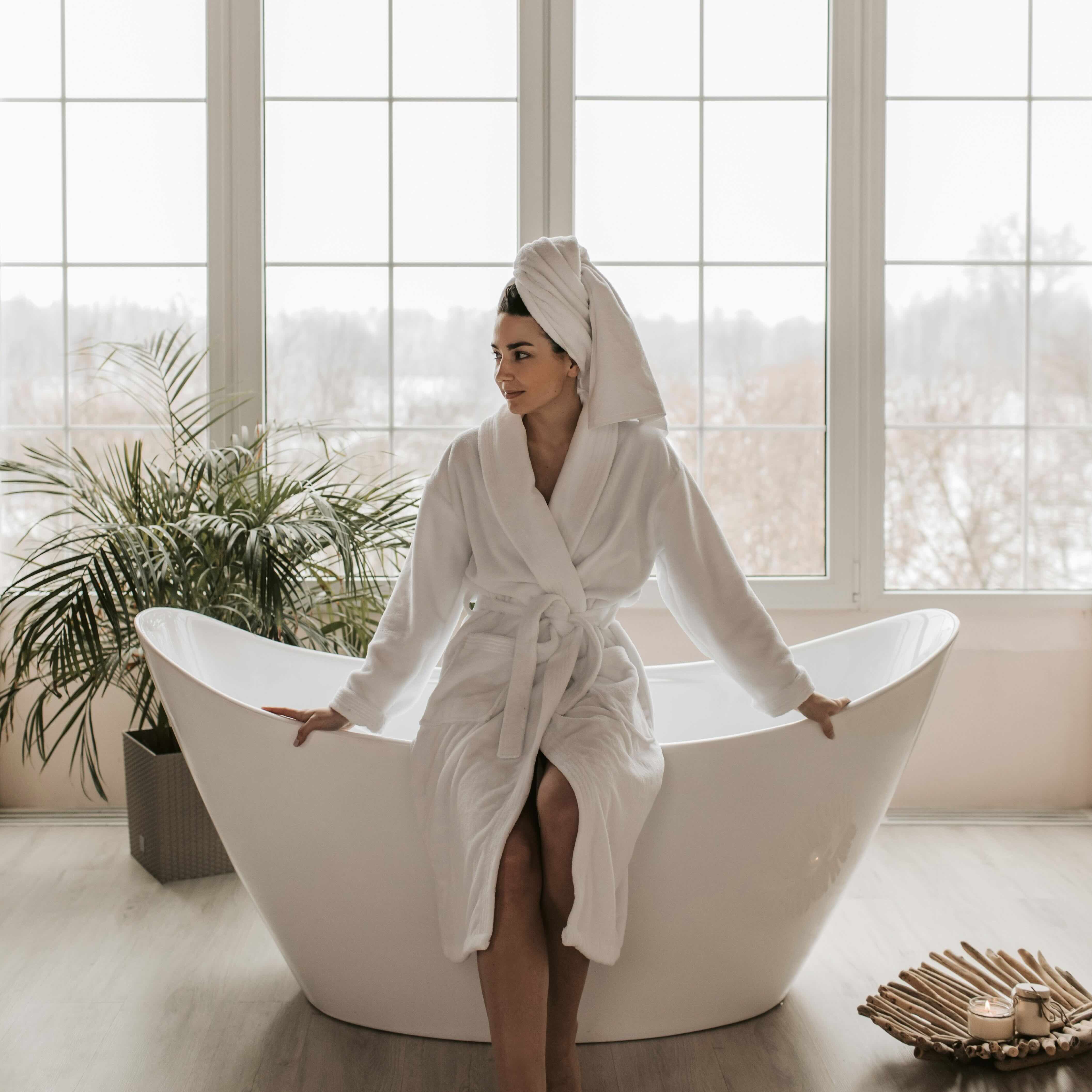 The AEDIT team covers Layered Treatments: How Thoughtful Pairings Are Elevating the Modern Salt Therapy Experience.
