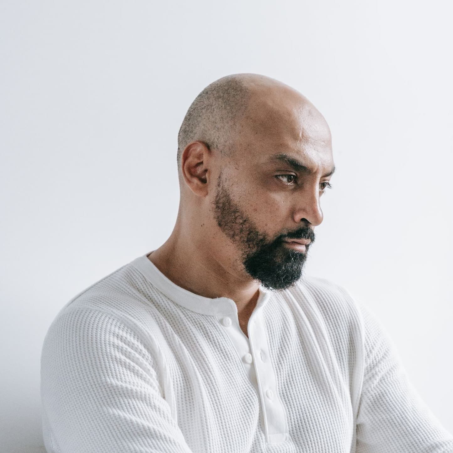 The AEDIT team covers FoLix vs. Hair Transplants: What's the Difference?