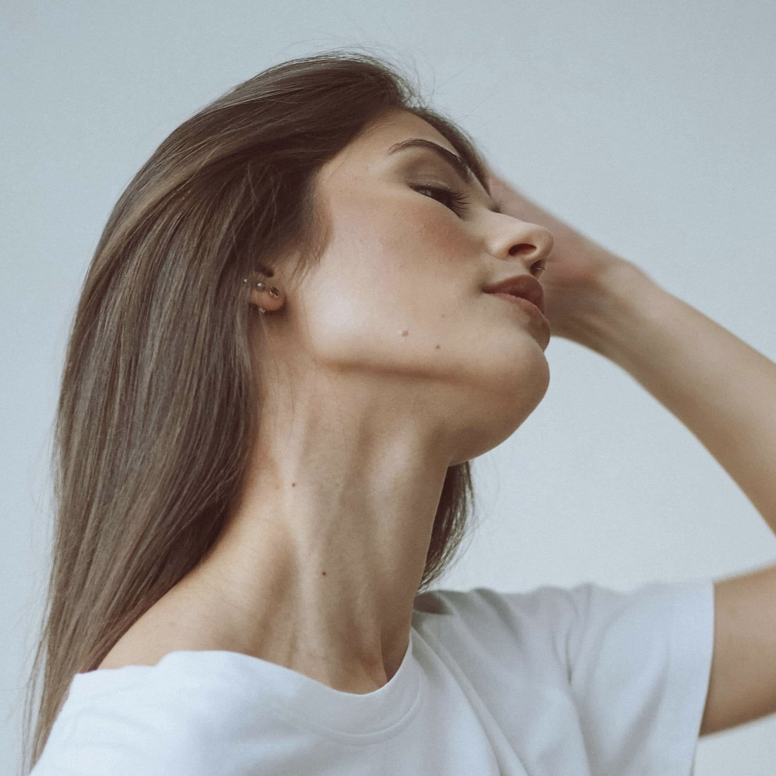 The best invasive and non-invasive treatment options for your jawline